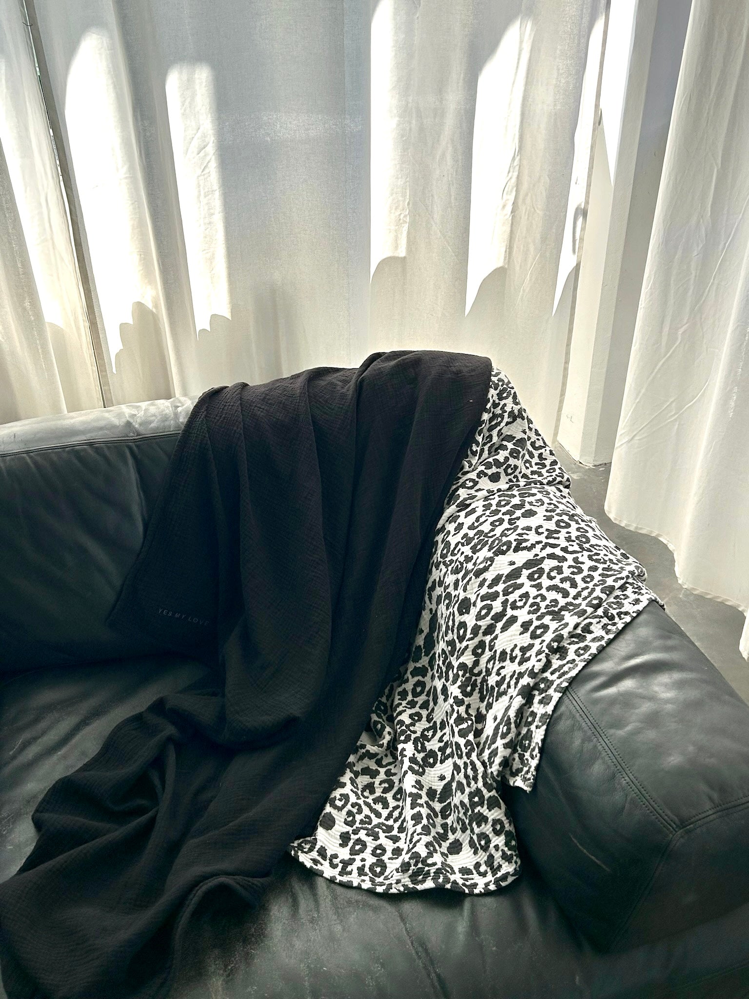 2 x Muslin Tücher / Decken - Leo + schwarz